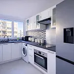 Pres Du Parc Montsouris Apartamento *